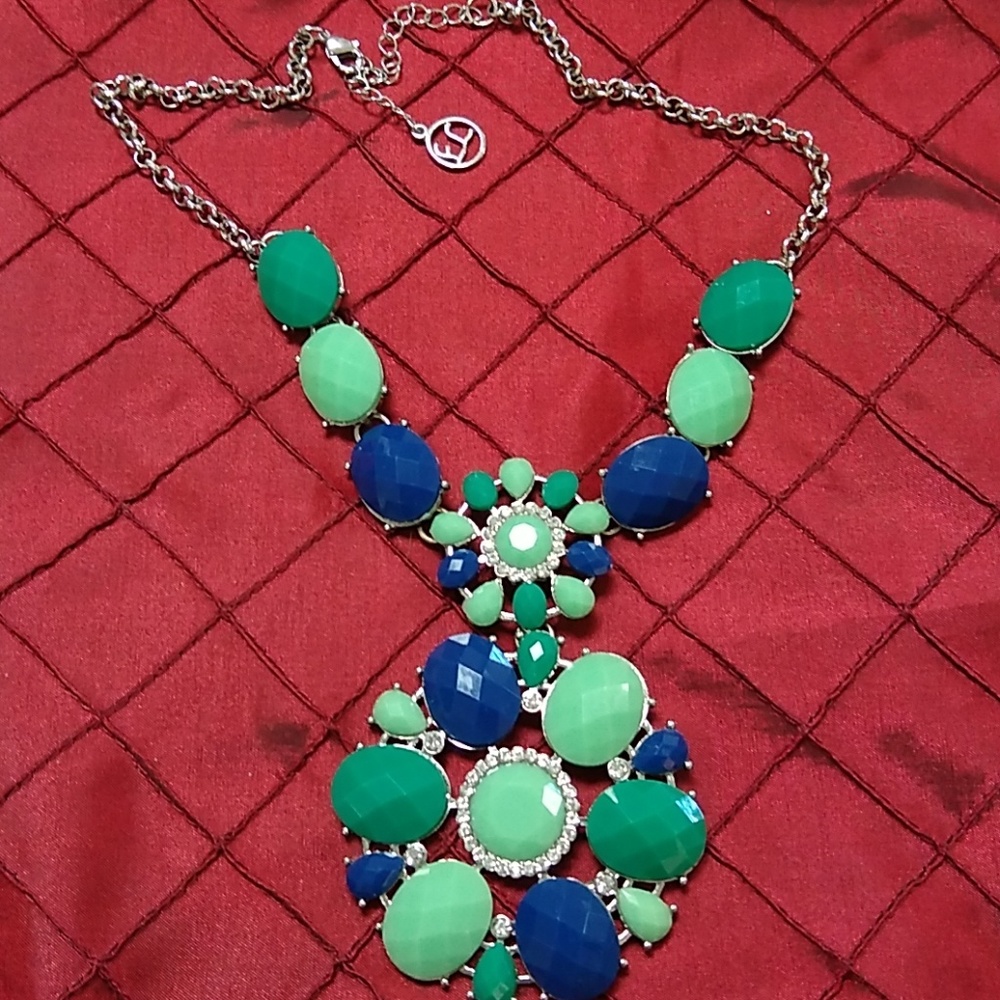 Erica Lyons accent necklace